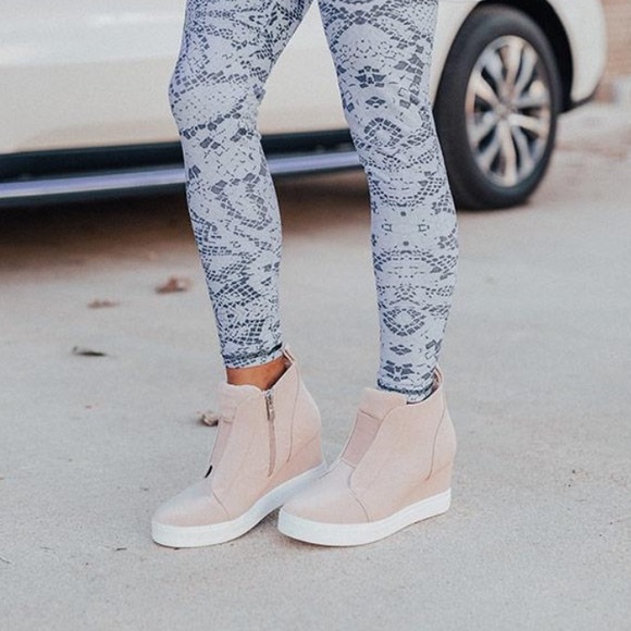 Blush pink perforated vegan suede side zip sneaker wedges 6 8.5 9 - Picture 8 of 8